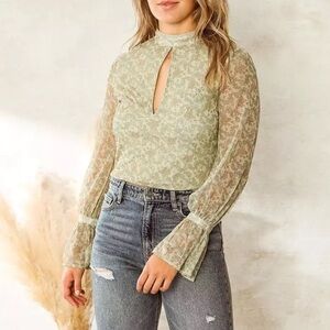 Mesh Keyhole Top